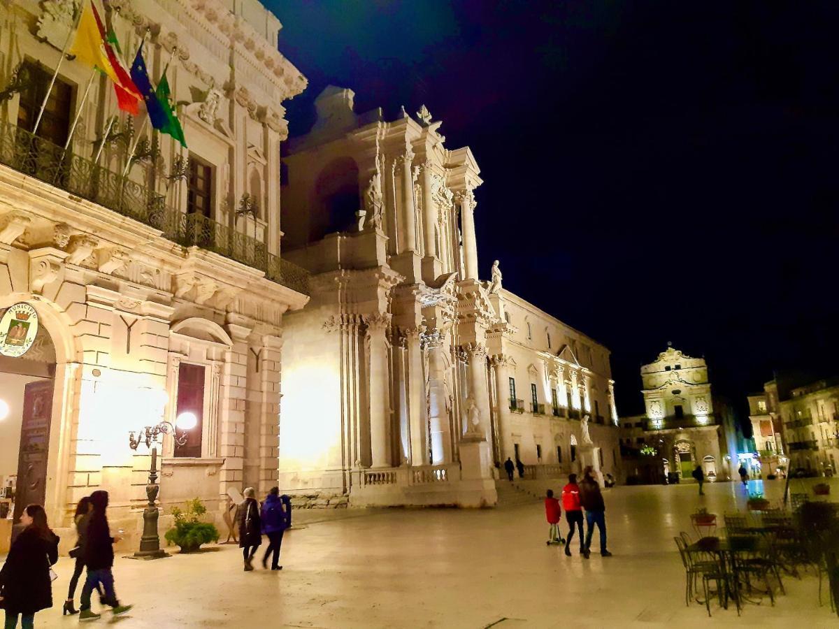 Incantevole Appartamento In Palazzo Storico Ortigia Syrakus Exterior foto