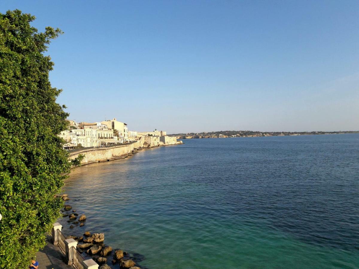 Incantevole Appartamento In Palazzo Storico Ortigia Syrakus Exterior foto