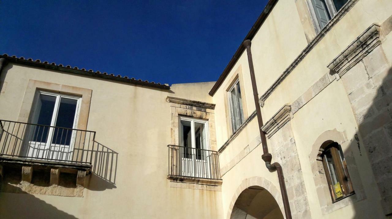 Incantevole Appartamento In Palazzo Storico Ortigia Syrakus Exterior foto