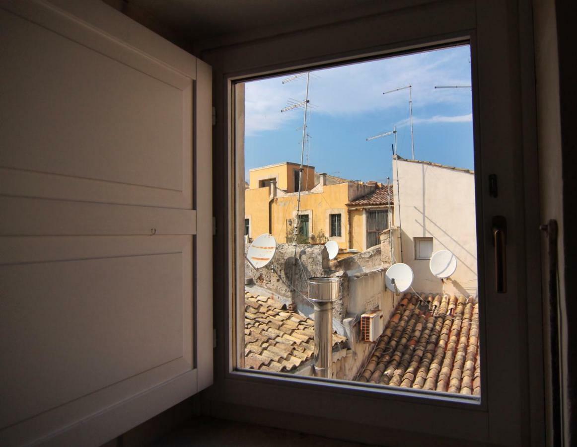 Incantevole Appartamento In Palazzo Storico Ortigia Syrakus Exterior foto