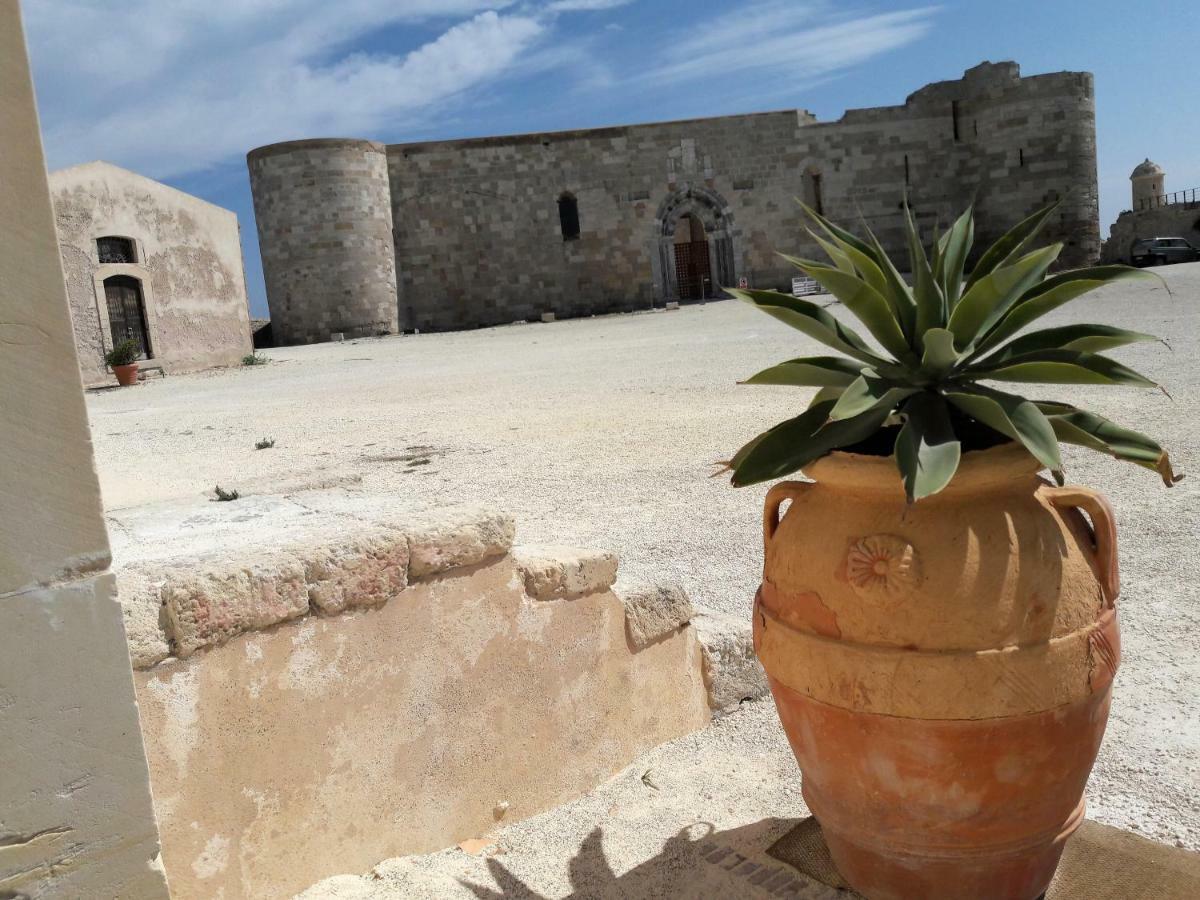 Incantevole Appartamento In Palazzo Storico Ortigia Syrakus Exterior foto