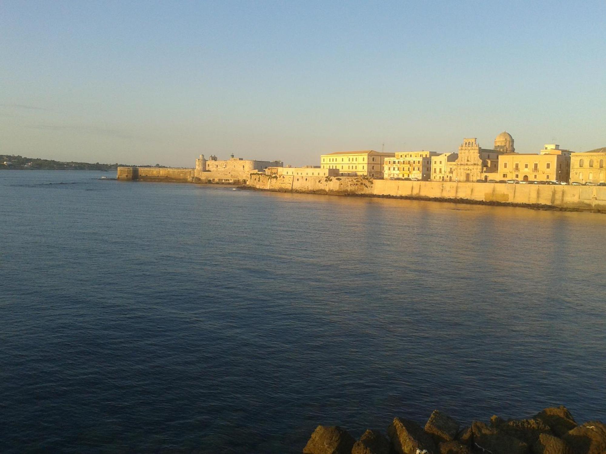 Incantevole Appartamento In Palazzo Storico Ortigia Syrakus Exterior foto